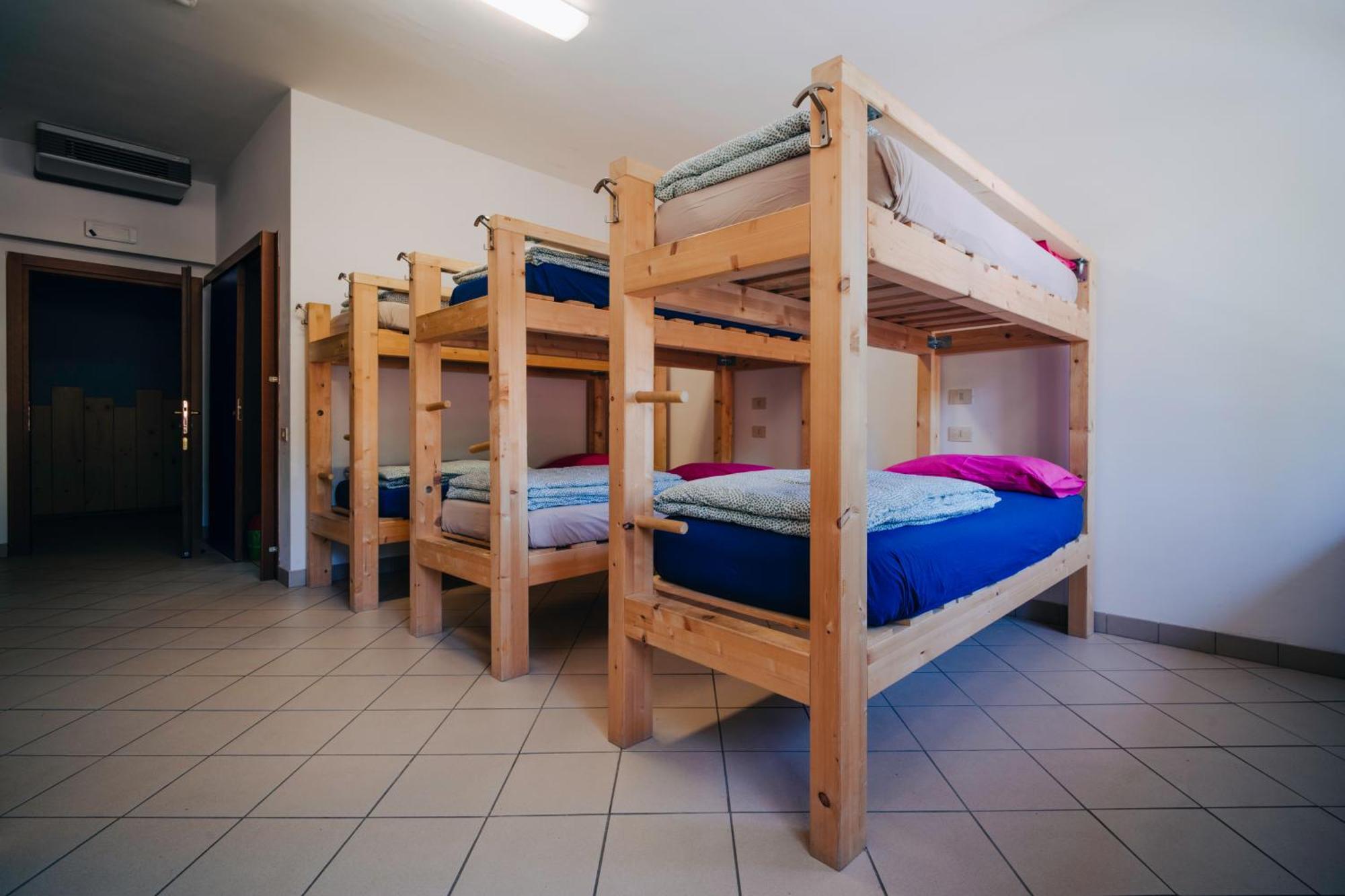 بيت شباب La Casa Via Del Sale ليمون بييمونت المظهر الخارجي الصورة